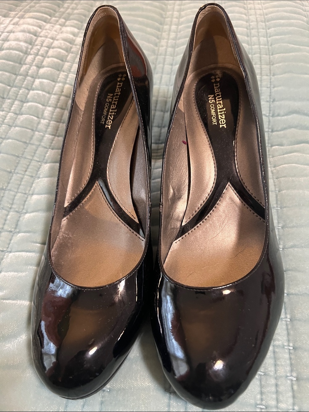 Naturalizer Black Patent Round-Toe Women’s heels